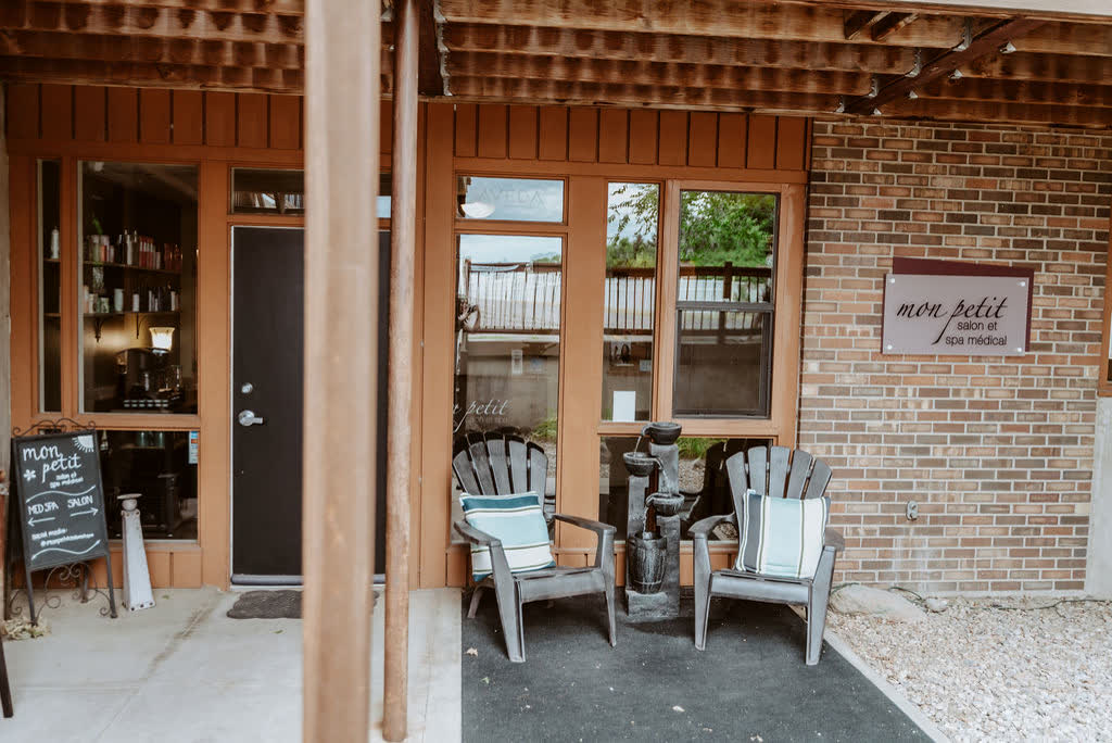 Entrance to Mon Petit Salon Et Spa